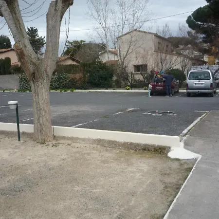 A La Apartment *